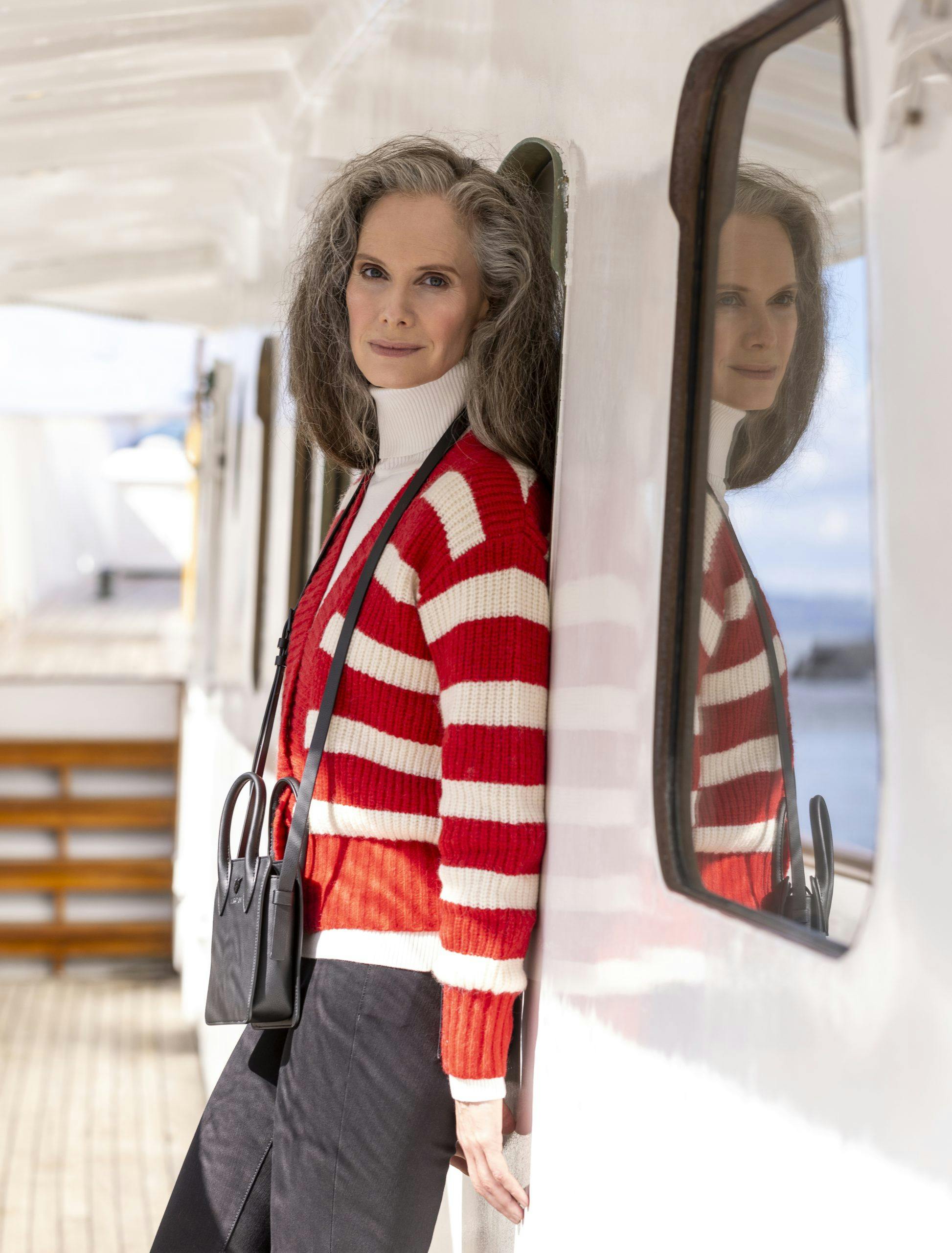 rød og hvit stripete cardigan rød og hvit stripete cardigan